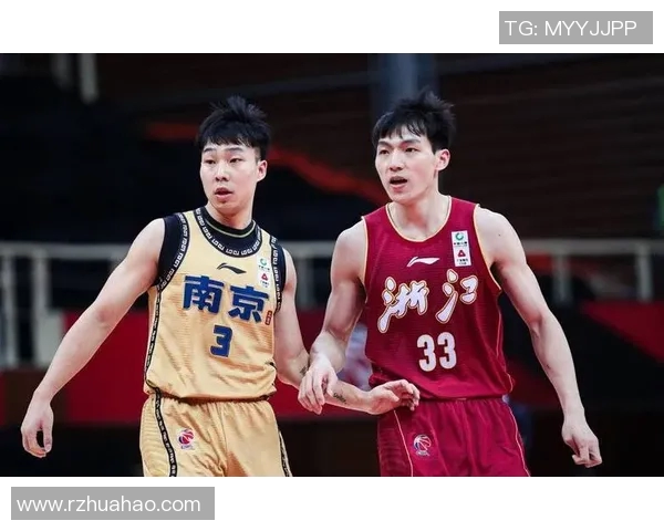 南京羽毛球队在全国锦标赛中以74分稳居积分榜首位展现强劲实力